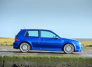 2003 VOLKSWAGEN GOLF (MK4) R32 