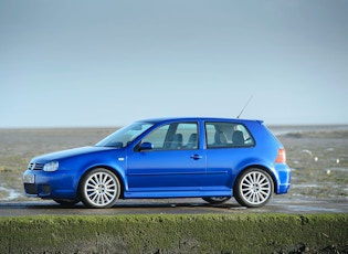 2003 VOLKSWAGEN GOLF (MK4) R32 