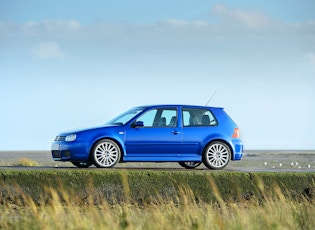 2003 VOLKSWAGEN GOLF (MK4) R32 