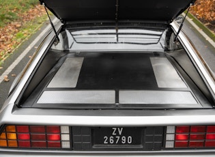 1982 DELOREAN DMC-12