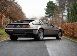 1982 DELOREAN DMC-12