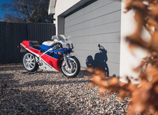 1989 HONDA VFR-750R RC30 - 2,529 MILES