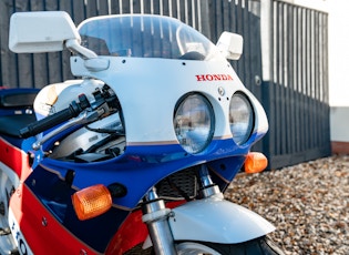 1989 HONDA VFR-750R RC30 - 2,529 MILES