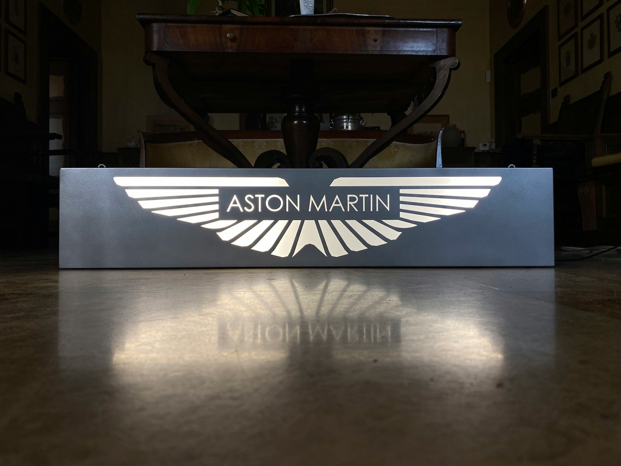 Orginal Aston Martin Lagonda dealer schild hotsell Kein emailschild