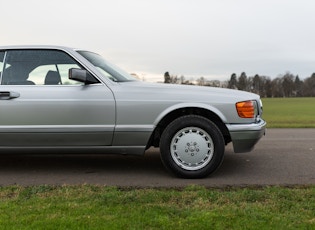 1986 MERCEDES-BENZ (W126) 560 SEC