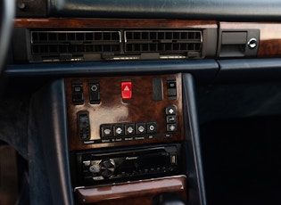 1986 MERCEDES-BENZ (W126) 560 SEC