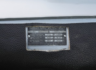 1967 MERCEDES-BENZ 250 SL PAGODA