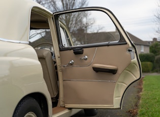 1958 MERCEDES-BENZ (W105) 219 'PONTON'