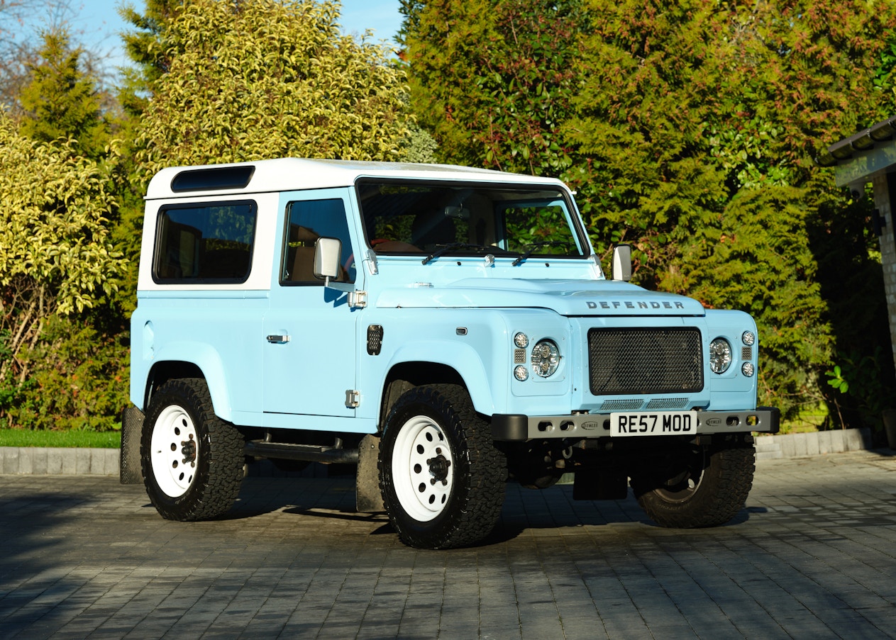 2015 LAND ROVER DEFENDER 90 XS - 7,215 MILES