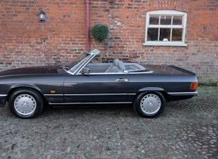 1988 MERCEDES-BENZ (R107) 500 SL