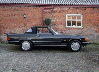 1988 MERCEDES-BENZ (R107) 500 SL