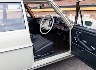 1968 MERCEDES-BENZ (W108) 250S