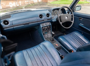 1977 MERCEDES-BENZ (W123) 300D