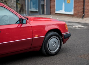 1992 MERCEDES-BENZ (W124) 200 TE