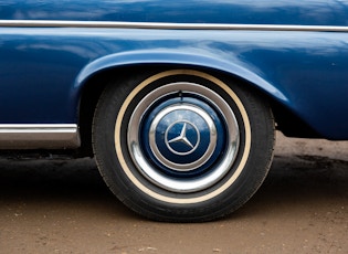 1965 MERCEDES-BENZ (W111) 250 SE