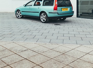 2003 VOLVO V70 R