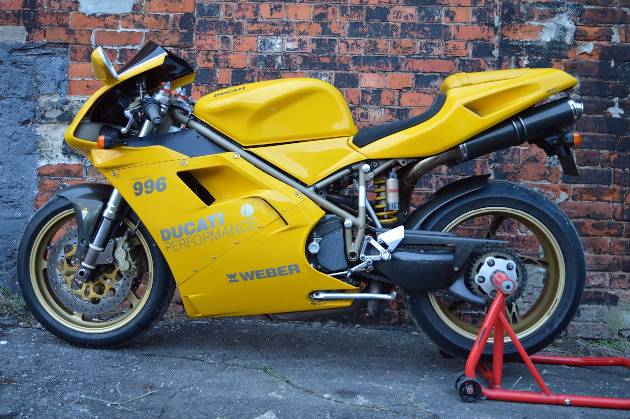 Ducati 996 yellow deals