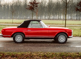 1968 MERCEDES-BENZ 280 SL PAGODA