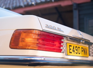 1988 MERCEDES-BENZ (R107) 300 SL