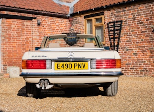 1988 MERCEDES-BENZ (R107) 300 SL