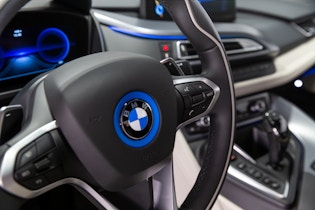 2014 BMW i8 - 210 KM