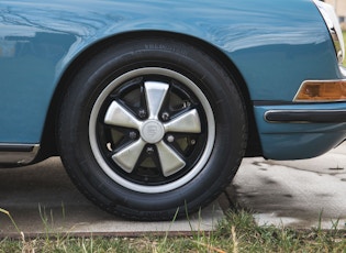 1968 PORSCHE 911 T 2.2 TARGA