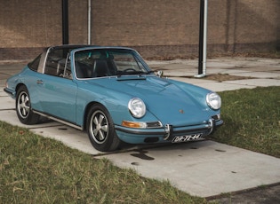 1968 PORSCHE 911 T 2.2 TARGA