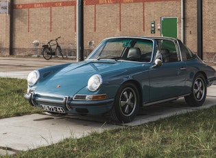 1968 PORSCHE 911 T 2.2 TARGA