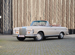 1967 MERCEDES-BENZ (W111) 250 SE CABRIOLET