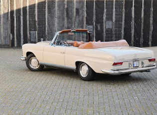 1967 MERCEDES-BENZ (W111) 250 SE CABRIOLET