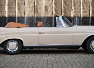 1967 MERCEDES-BENZ (W111) 250 SE CABRIOLET