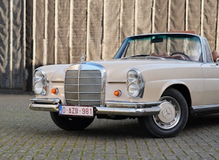 1967 MERCEDES-BENZ (W111) 250 SE CABRIOLET