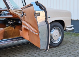 1967 MERCEDES-BENZ (W111) 250 SE CABRIOLET