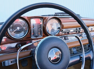 1967 MERCEDES-BENZ (W111) 250 SE CABRIOLET