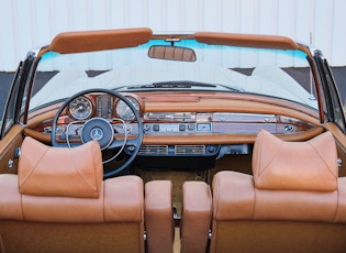 1967 MERCEDES-BENZ (W111) 250 SE CABRIOLET