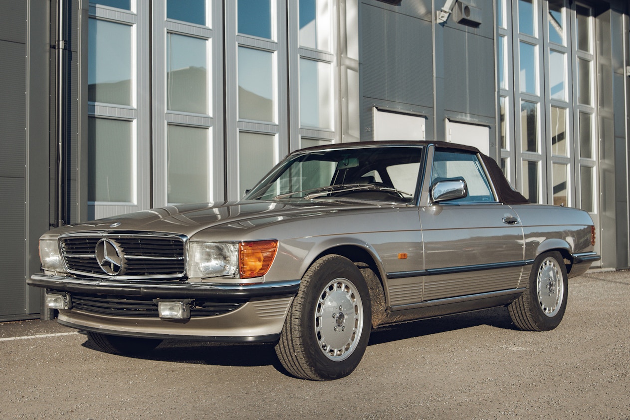 1986 MERCEDES-BENZ (R107) 300 SL