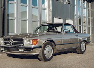 1986 MERCEDES-BENZ (R107) 300 SL