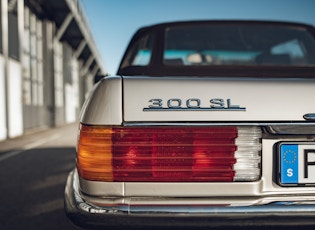 1986 MERCEDES-BENZ (R107) 300 SL