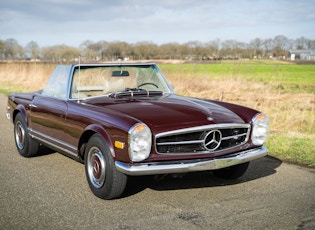 1970 MERCEDES-BENZ 280 SL PAGODA