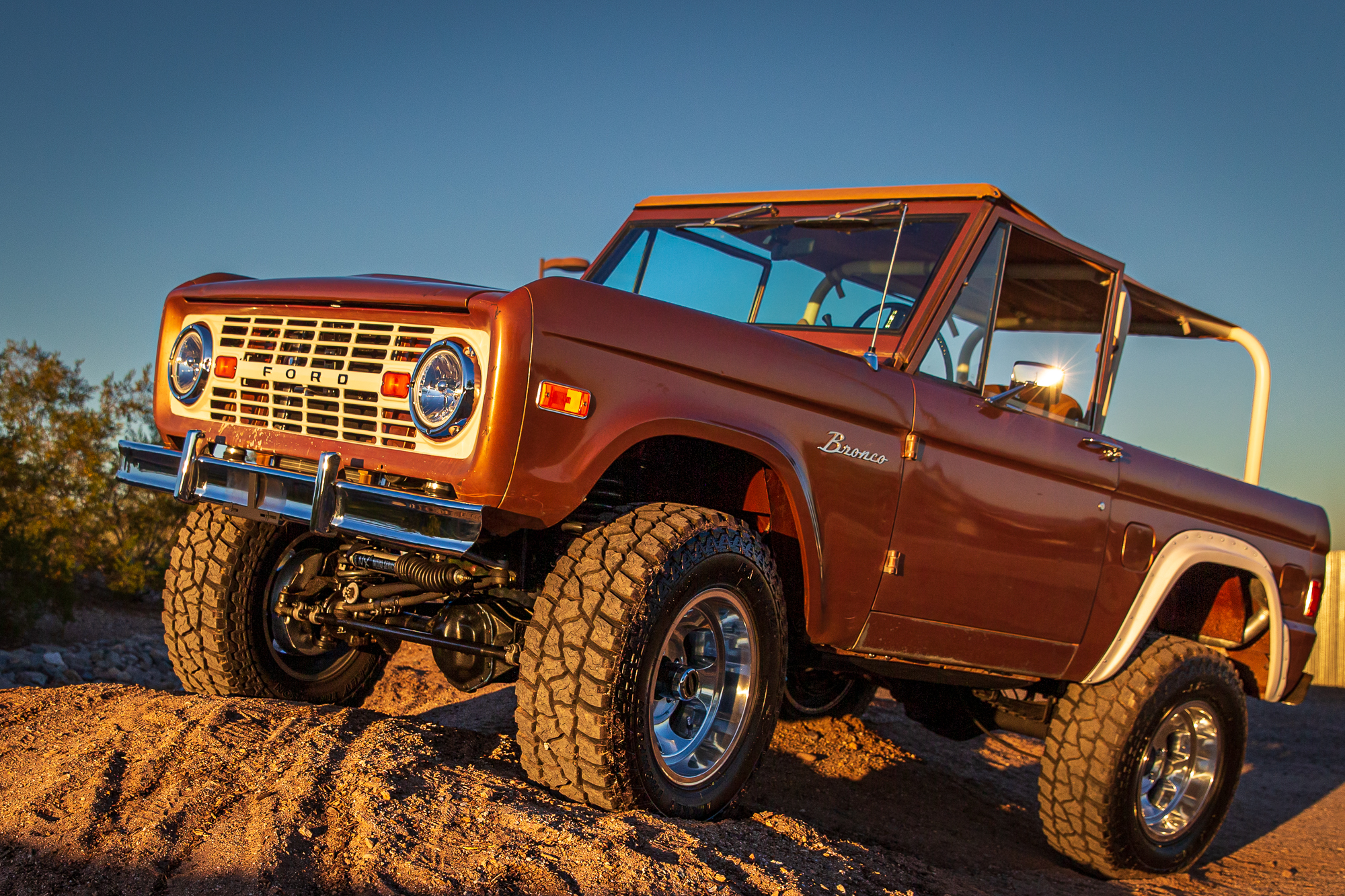 1977 FORD BRONCO for sale by auction in Chander, AZ, USA, image size:2000x1333