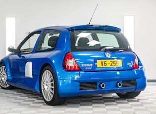 2004 RENAULT CLIO V6 PHASE 2 - 13,880 MILES