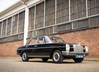 1971 MERCEDES-BENZ (W114) 250 SALOON