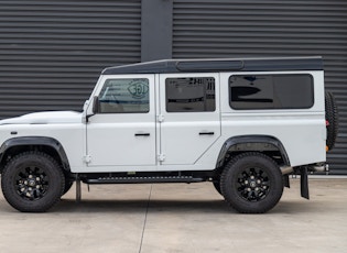 2015 LAND ROVER DEFENDER 110 XS STATION WAGON - 2,771 KM