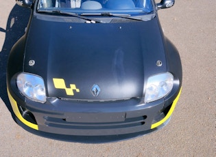 2000 RENAULT CLIO V6 PHASE 1 RACE CAR - 15,737 KM