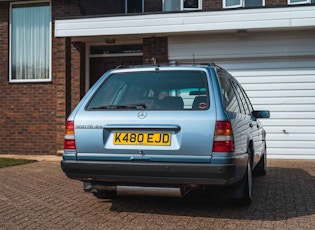 1992 MERCEDES-BENZ (W124) 300 TE-24  