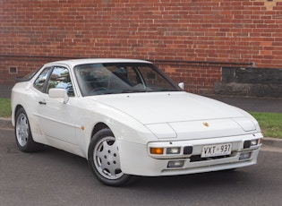 1989 PORSCHE 944