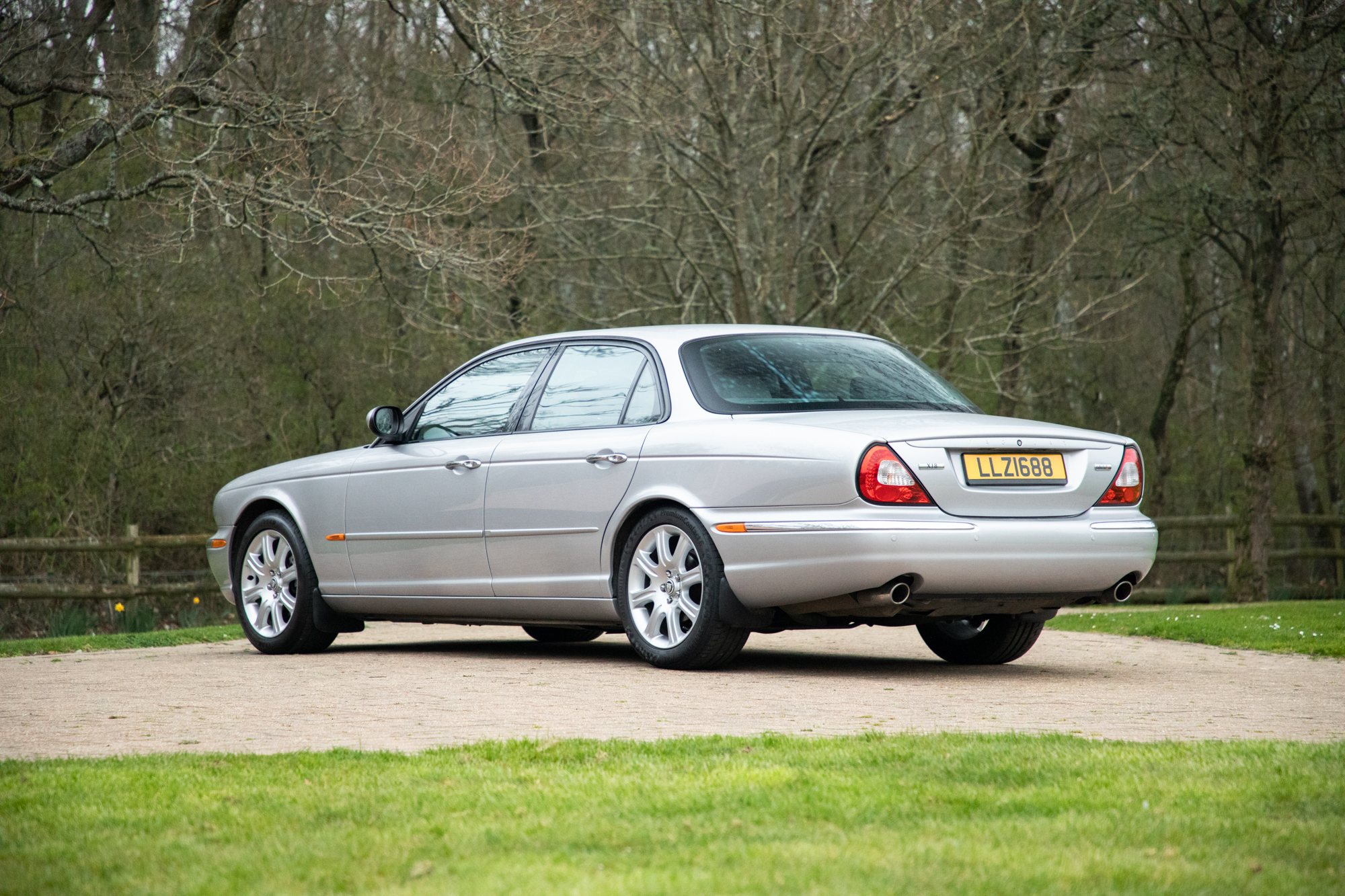 2003 JAGUAR XJ8 4.2 S for sale by auction in Ashford, Kent, United