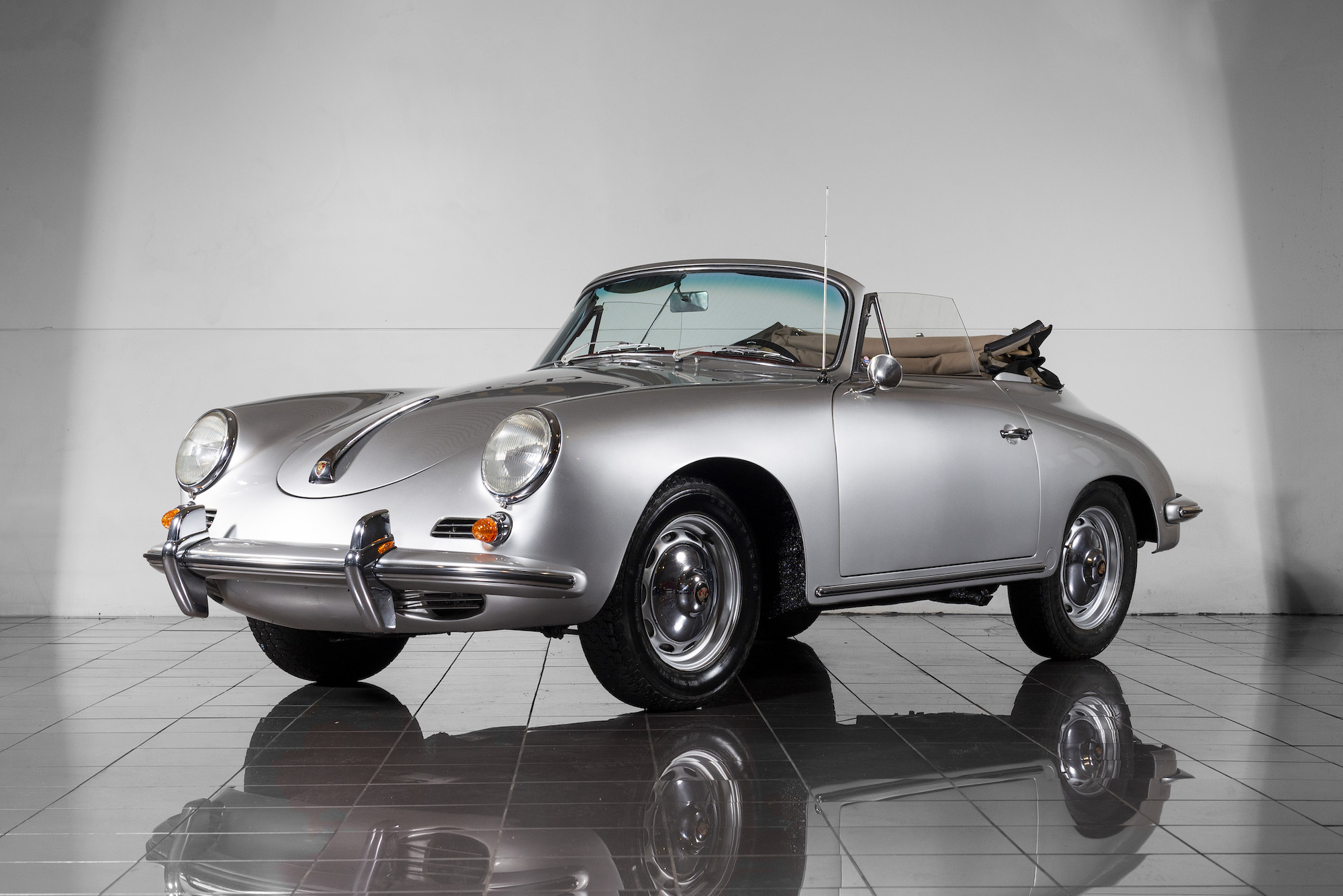 Original Porsche 356 : クーペ、ロードスター、カブリオレ… 1961 Porsche 356 Roadster |