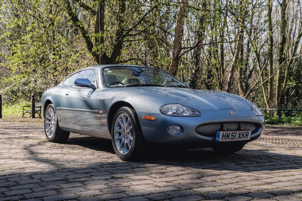 2001 JAGUAR XKR 4.0 COUPE