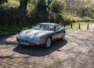 2001 JAGUAR XKR 4.0 COUPE